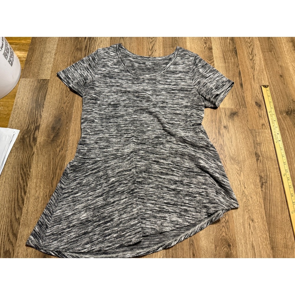 a.n.a Shirts Women Size Medium Gray Short Sleeve Space Dye Asymmetrical